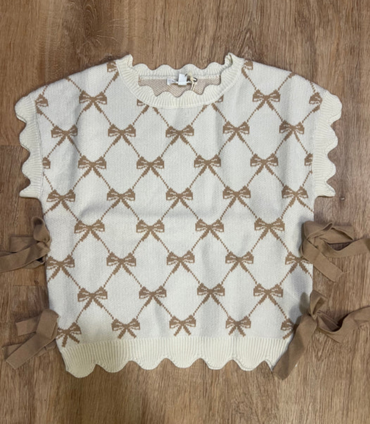 Molly Bow Print with Side Tie Bows