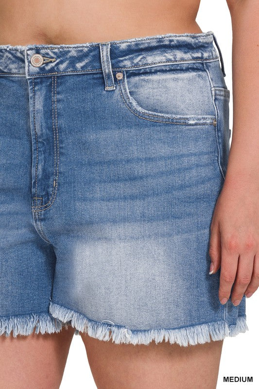 PLUS MID RISE RAW FRAYED HEM DENIM SHORTS