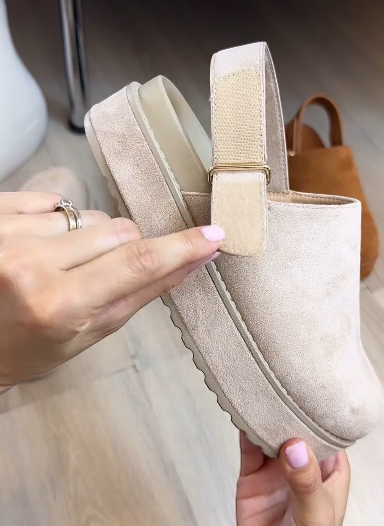 SAND SLING BACK CLOGS