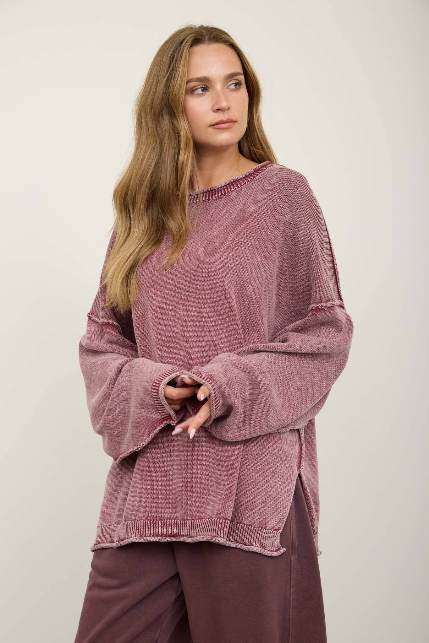 WASHED RAW EDGE CREW NECK DROP SLEEVE SWEATER: BURGUNDY