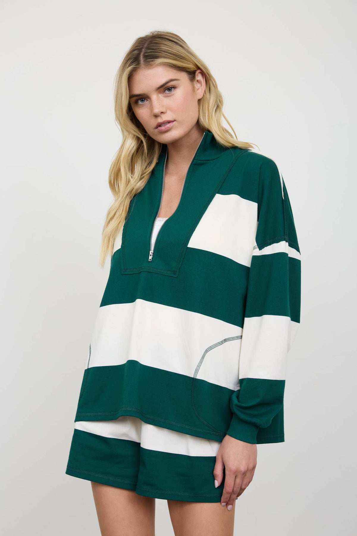 WIDE STRIPE HALF ZIP LONG SLEEVE KNIT TOP: BROWN