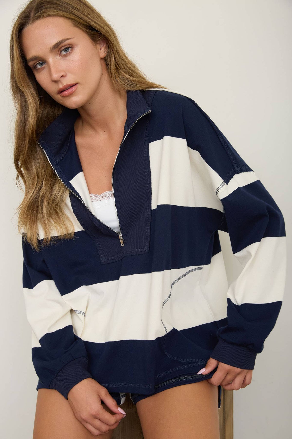 WIDE STRIPE HALF ZIP LONG SLEEVE KNIT TOP: BROWN