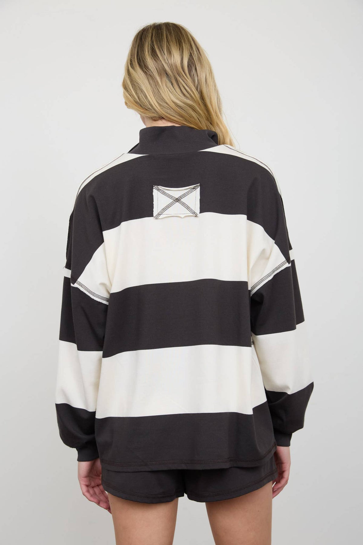 WIDE STRIPE HALF ZIP LONG SLEEVE KNIT TOP: BROWN