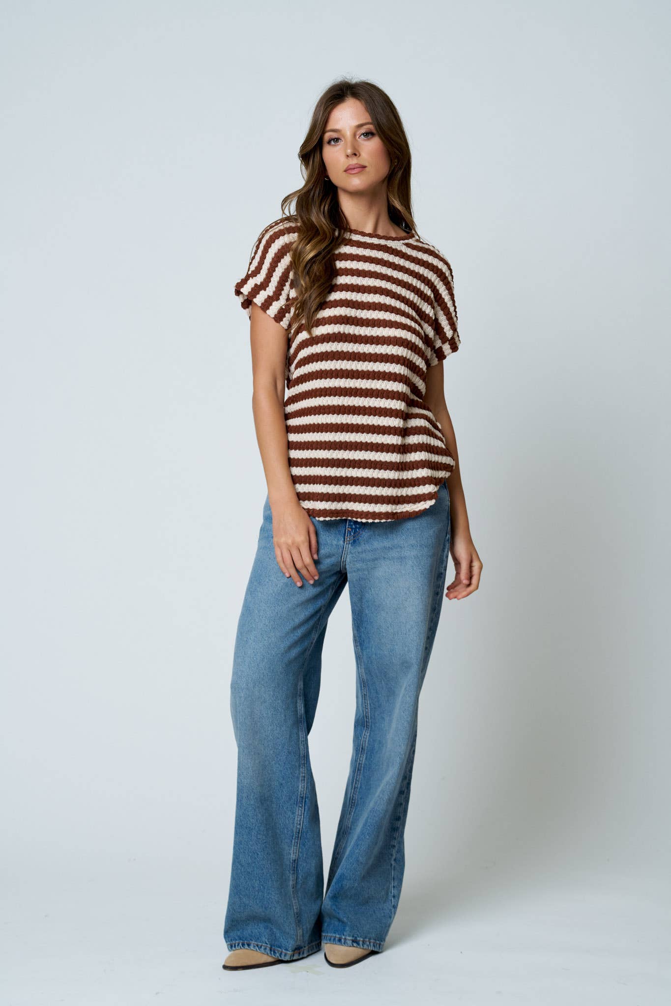 TEXTURED STRIPE ROUND NECK DOLMAN SLEEVE KNIT TOP: BROWN
