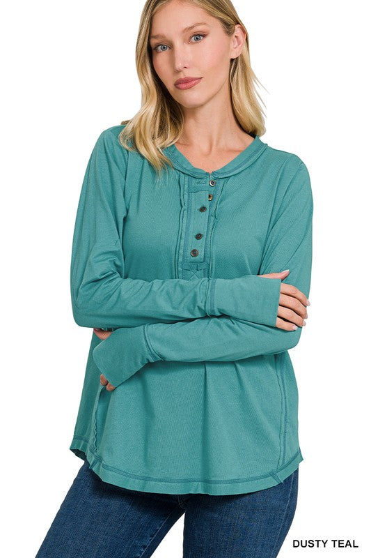 THUMB HOLE CUFFS BUTTON CLOSURE LONG SLEEVE TOP