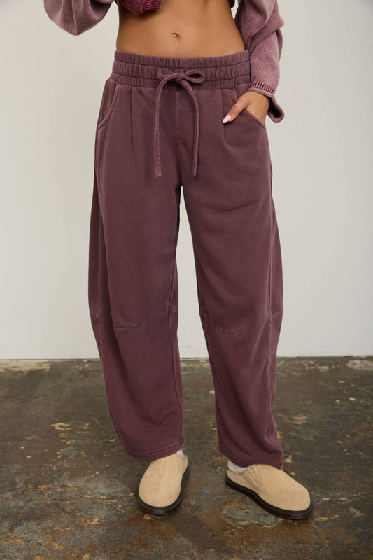 SMOCKED WAIST DRAWSTRING BARREL LEG SWEATPANTS: MAROON
